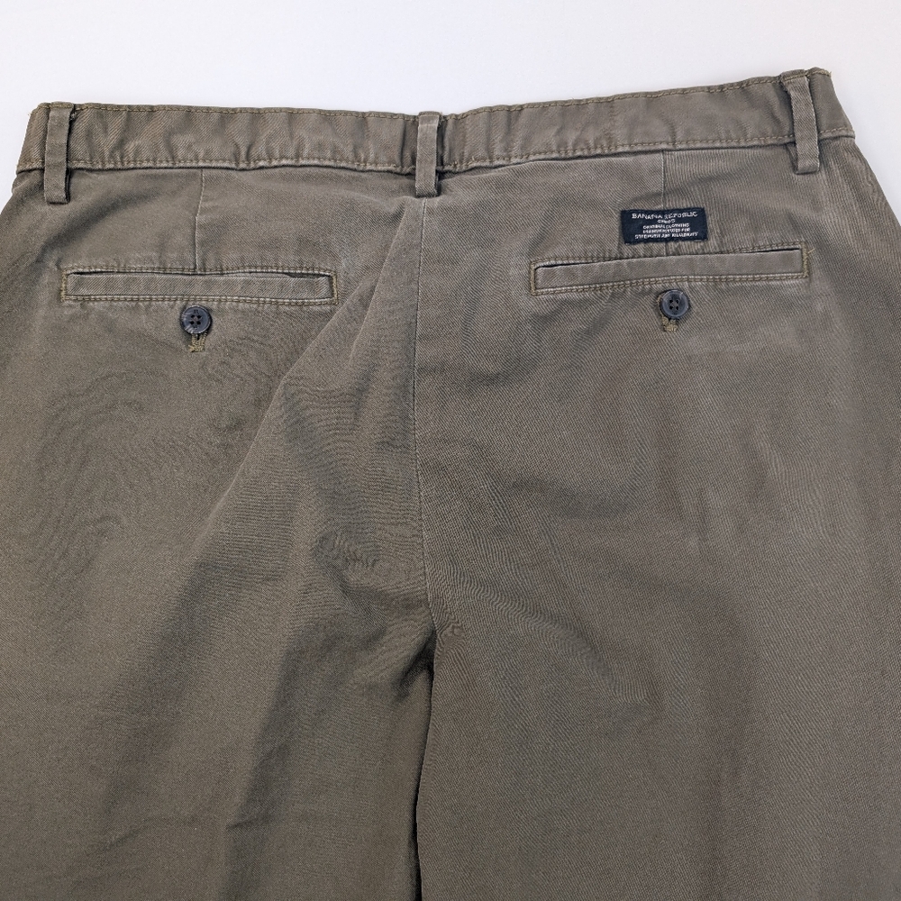 Banana Republic Athletic Fit Green Chinos 35 x 36 - Picture 3 of 7